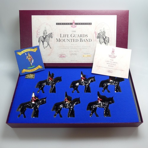 453 - Britains, Set 5195 and Set 5295 The Life Guards Mounted Band, Set 1 limited edition no.2006 of 2500,... 