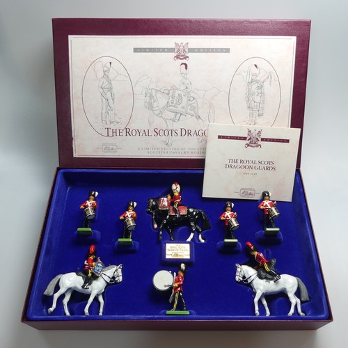 457 - Britains, Set 5297 The Black Watch (Royal Highland Regiment) Colour Party and Escort, limited editio... 