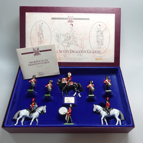 457 - Britains, Set 5297 The Black Watch (Royal Highland Regiment) Colour Party and Escort, limited editio... 