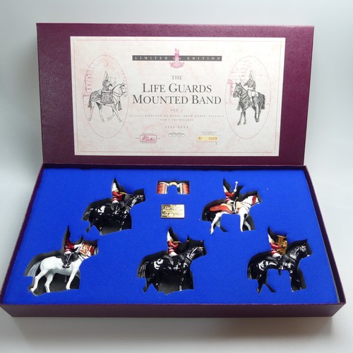 455 - Britains, Set 5195 and Set 5295 The Life Guards Mounted Band, Set 1 limited edition no.0419 of 2500,... 