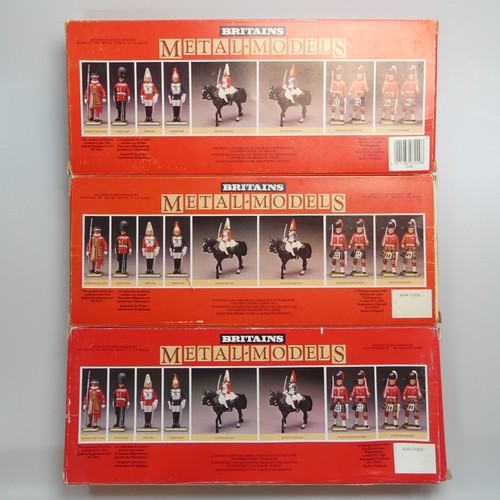 459 - Britains, Three sets of Metal-Models, 7229 3 Mounted Horseguards, 7233 Her Majesty Queen Elizabeth M... 