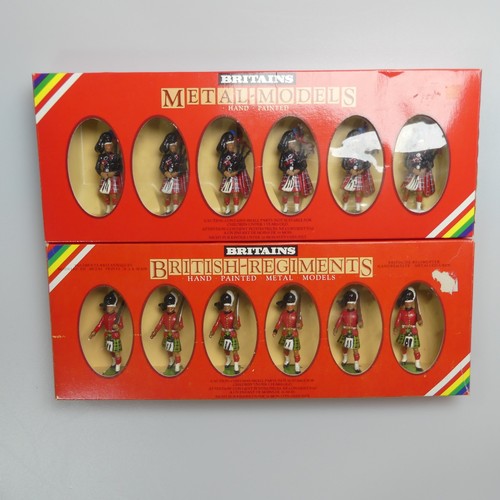 459 - Britains, Three sets of Metal-Models, 7229 3 Mounted Horseguards, 7233 Her Majesty Queen Elizabeth M... 