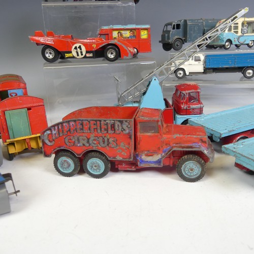 428 - Corgi: Chipperfields Circus, eight pieces, including Booking Office Van, Articulated Horese Box, Sca... 