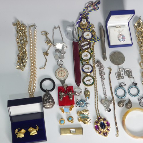 455 - A quantity of Jewellery and Costume Jewellery, including a jade bangle, silver cufflinks, a quantity... 