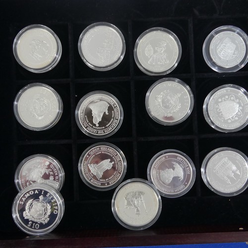 A collection of MDM Crown Collections 'H.M Queen Elizabeth The Queen ...