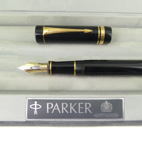 269 - A Parker Duofold Centennial Fountain Pen, with 18ct gold nib, boxed with certificate, chip to cap ri... 