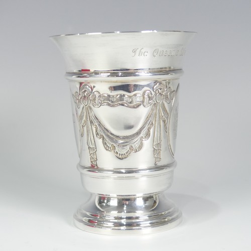 11 - A Britannia standard 1977 Silver Jubilee Commemorative Beaker, by S J Rose & Son, with oversize ... 