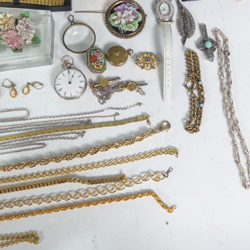 464 - A quantity of Jewellery and Costume Jewellery, including a 9ct gold oval locket and trace chain, pad... 