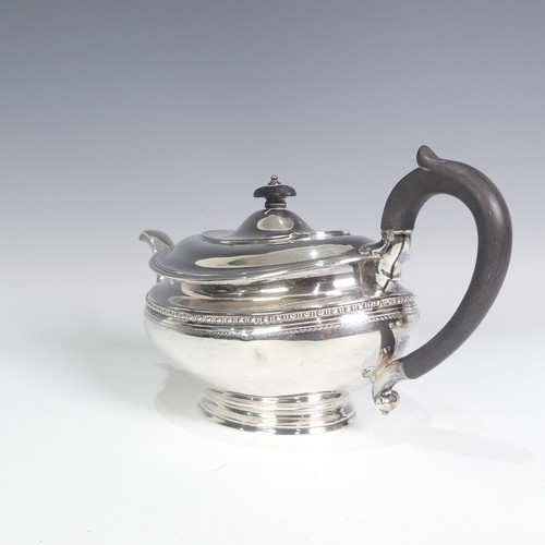 23 - A George V silver three piece Tea Set, by Goldsmiths & Silversmiths Co Ltd., hallmarked Sheffiel... 