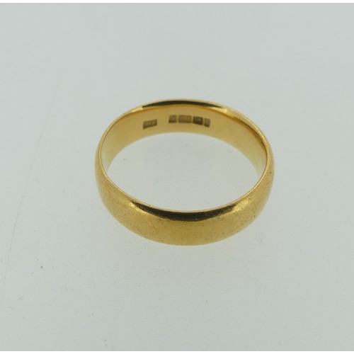 289 - A 22ct yellow gold Band, Size N, 6g.