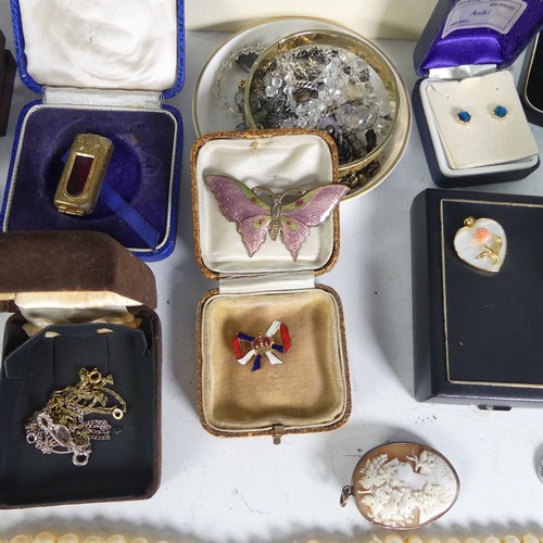 482 - A quantity of Jewellery and Costume Jewellery, including a small antique paste set swallow brooch, s... 