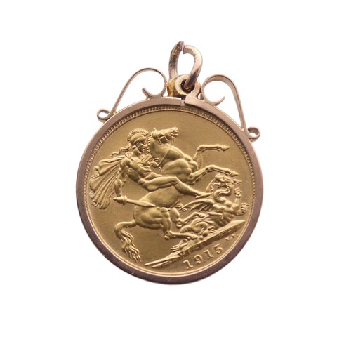 727 - A George V gold Sovereign, dated 1915, in 9ct gold pendant mount, total weight 9.5g.... 