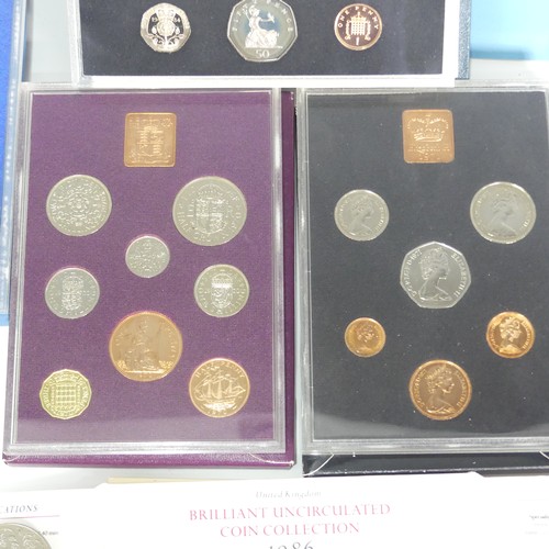 730 - A Royal Mint silver proof 1977 Jubilee Crown, in presentation case, together with a quantity of Vict... 