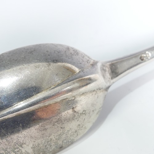 98 - A Queen Anne Britannia silver Spoon, by Pierre Platel, hallmarked London, 1709, Hanoverian rattail p... 