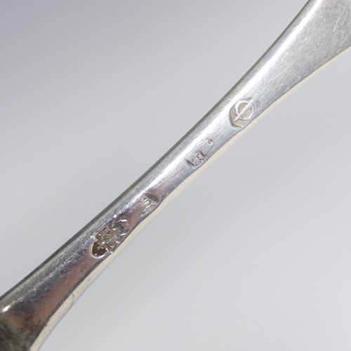 98 - A Queen Anne Britannia silver Spoon, by Pierre Platel, hallmarked London, 1709, Hanoverian rattail p... 