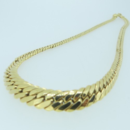 372 - A graduated 14ct gold flatlink Necklace, 44cm long, 10.5g.