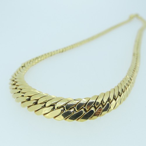 372 - A graduated 14ct gold flatlink Necklace, 44cm long, 10.5g.