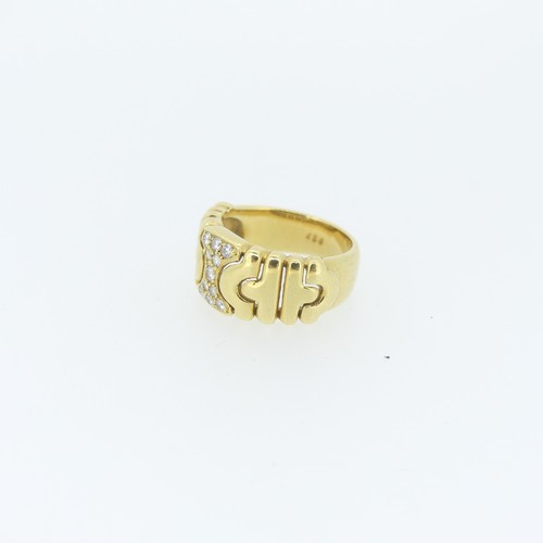 315 - An 18ct gold and diamond Dress Ring, the centre pavé set with eleven small diamonds,Size L½, 9.8g.... 