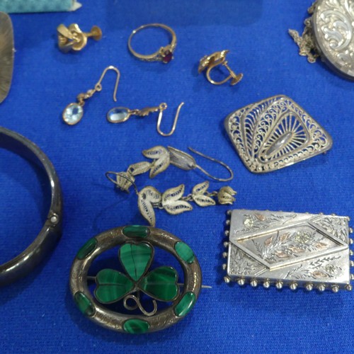 491 - A large quantity of Jewellery and Costume Jewellery, including a 1960's Danish silver Brooch, by Ras... 