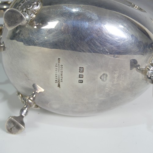 144 - A George V silver Sauce Boat, by Goldsmiths & Silversmiths Co Ltd., hallmarked London, 1934, of ... 