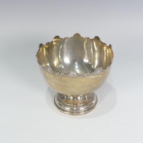 157 - An Edwardian silver Bon Bon Dish, hallmarked Birmingham 1906, of circular form with Monteith style r... 