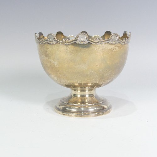 157 - An Edwardian silver Bon Bon Dish, hallmarked Birmingham 1906, of circular form with Monteith style r... 