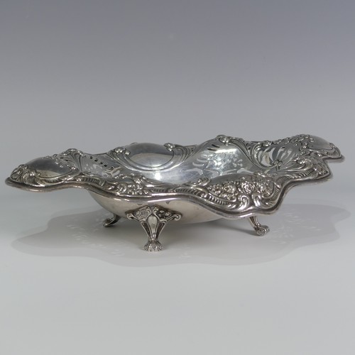 163 - An American sterling silver Bon Bon Dish, by Gorham, design no A294, of lozenge form with pierced fo... 