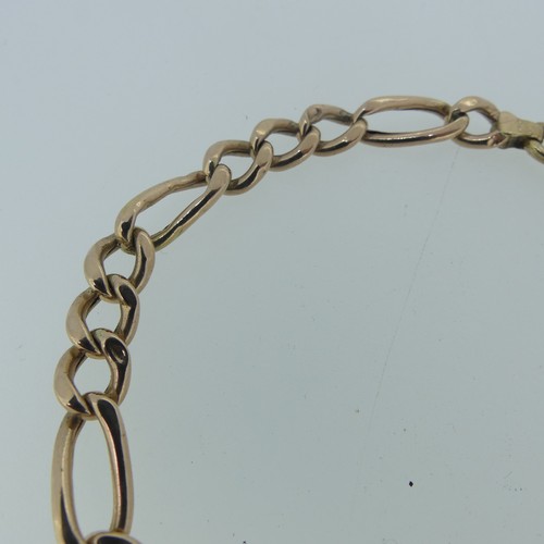 412 - A 9ct gold curb link Bracelet, 22cm long, approx total weight 7.8g.