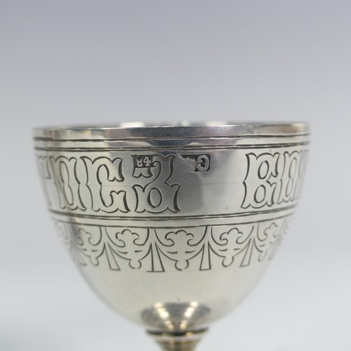 167 - A Russian silver Travelling Egg Cup, in the form of an egg that pulls apart with each half having a ... 