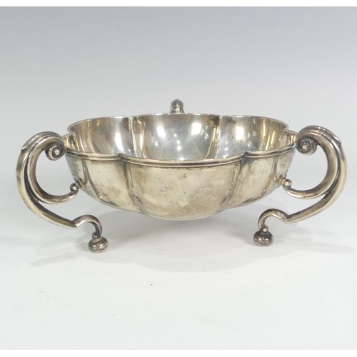 177 - An Edwardian silver Bon Bon Dish, by Horace Woodward & Co Ltd., hallmarked Birmingham 1905, of l... 