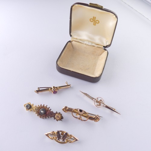 512 - A 15ct gold Bar Brooch, set central seed pearl and with a ruby at either end, metal pin, 3.1g, toget... 