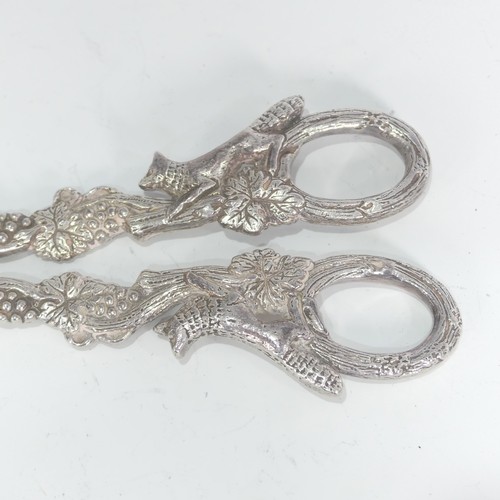 201 - A pair of Elizabeth II silver Grape Scissors, by Roberts & Belk Ltd., hallmarked Sheffield, 1967... 