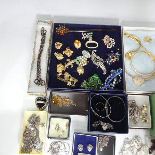 496 - A quantity of Jewellery and Costume Jewellery, including a silver charm bracelet, a silver hinged ba... 