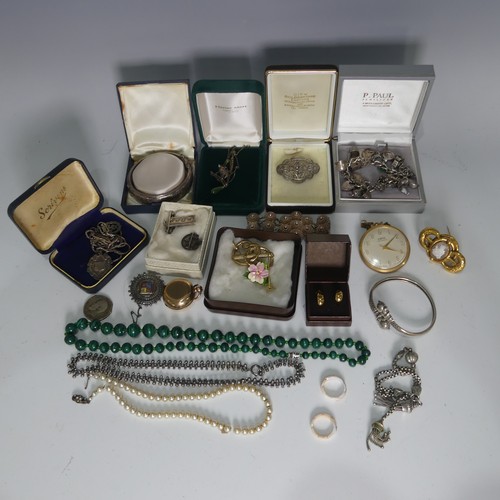 514 - A quantity of Jewellery and Costume Jewellery, including a gold plated sovereign case, silver charm ... 