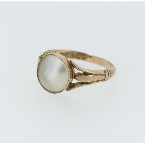 285 - An early 20thC mabe Pearl Ring, millegrain set in 9ct rose gold, Size P, approx total weight 2.6g.... 