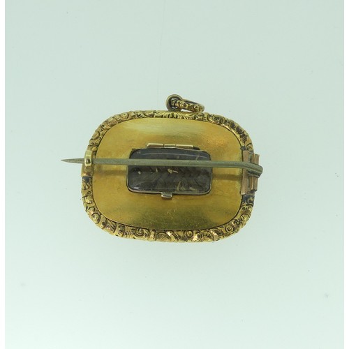 417 - A 19thC Memorial Brooch, of rectangular form with black enamel and gilt 'In Memory Of' lettering, th... 