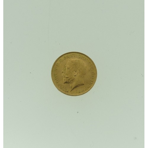 729 - A George V gold Half Sovereign, dated 1914.