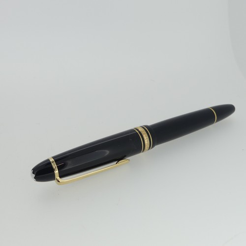 262 - A cased Montblanc Meisterstuck Fountain Pen, the 14k gold nib stamped 4810 with Montblanc insignia, ... 