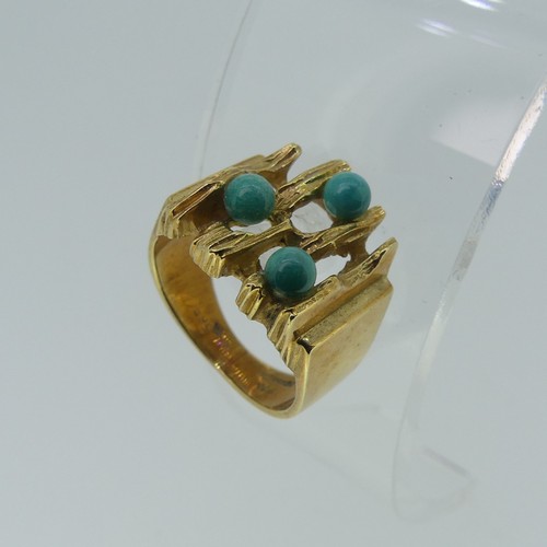 346 - A 14ct yellow gold and turquoise Ring, the open textured 'bark' front set three circular turquoise, ... 