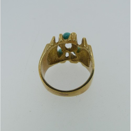 346 - A 14ct yellow gold and turquoise Ring, the open textured 'bark' front set three circular turquoise, ... 