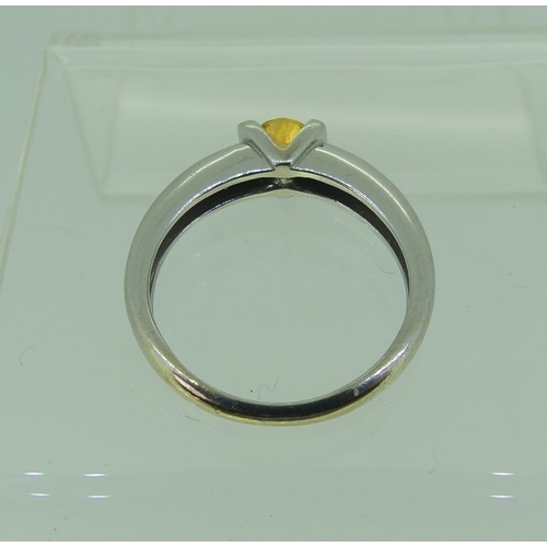 293 - An 18ct white gold and citrine Ring, Size M, 3.5g.