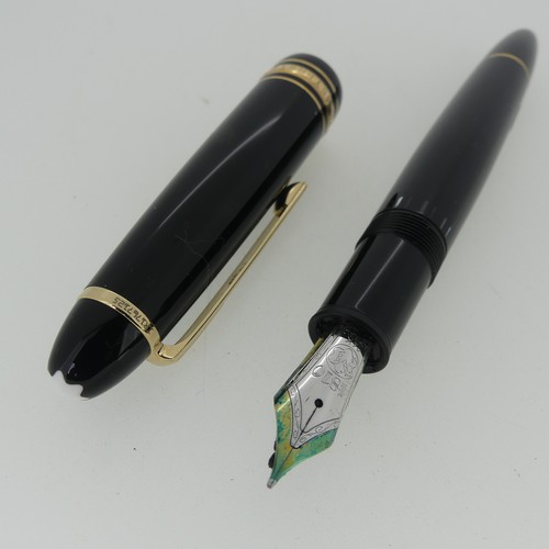 262 - A cased Montblanc Meisterstuck Fountain Pen, the 14k gold nib stamped 4810 with Montblanc insignia, ... 