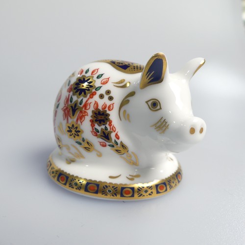 122 - A small quantity of Royal Crown Derby Paperweights, to comprise Derby Wren, silver stopper, boxed, D... 