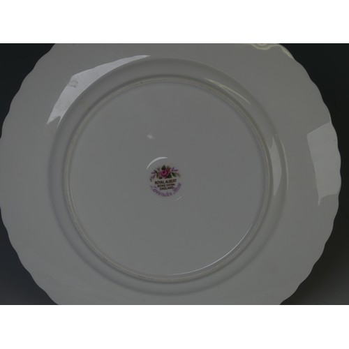 167 - An extensive Royal Albert 'Lavender Rose' pattern part Dinner Service, comprising thirteen Dinner Pl... 