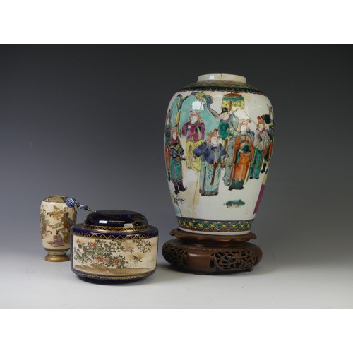 261 - An antique Chinese famille verte Vase, with colourful enamels depicting figures, four character mark... 