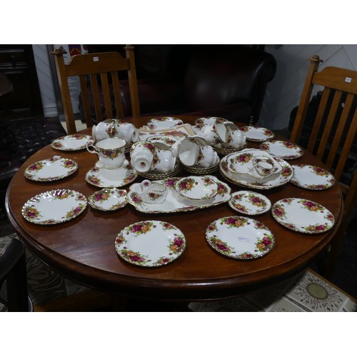 193 - A Royal Albert 'Old Country Roses' pattern part Tea Set, comprising eleven Teacups and twelve Saucer... 