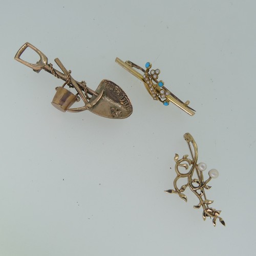 199 - A 9ct gold open foliate Brooch, set two small cultured pearls, 3.7mm long, together with a 9ct rose ... 