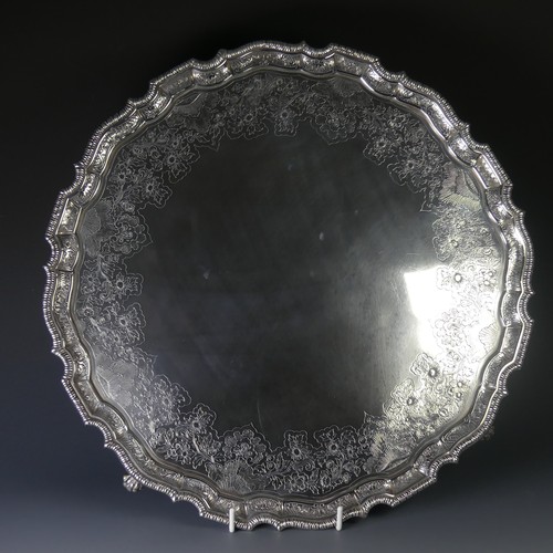 25 - An Edwardian silver Salver, by Daniel & John Wellby, hallmarked London, 1901, of circular form w... 