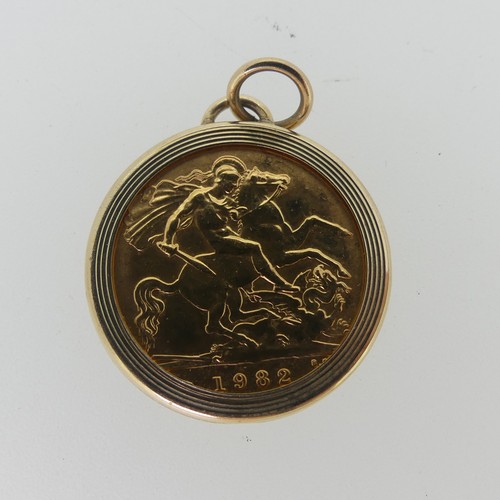 317 - An Elizabeth II gold Half Sovereign, dated 1982, in 9ct gold pendant mount, total weight 4.7g.... 