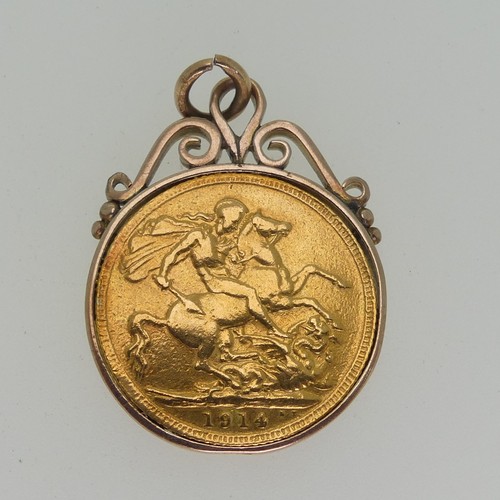 318 - A George V gold Sovereign, dated 1914, in 9ct gold pendant mount, total weight 9.9g.... 